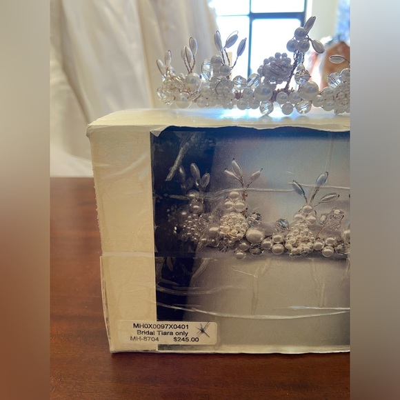 NWT Elen Henderson Tiara - Picture 5 of 5